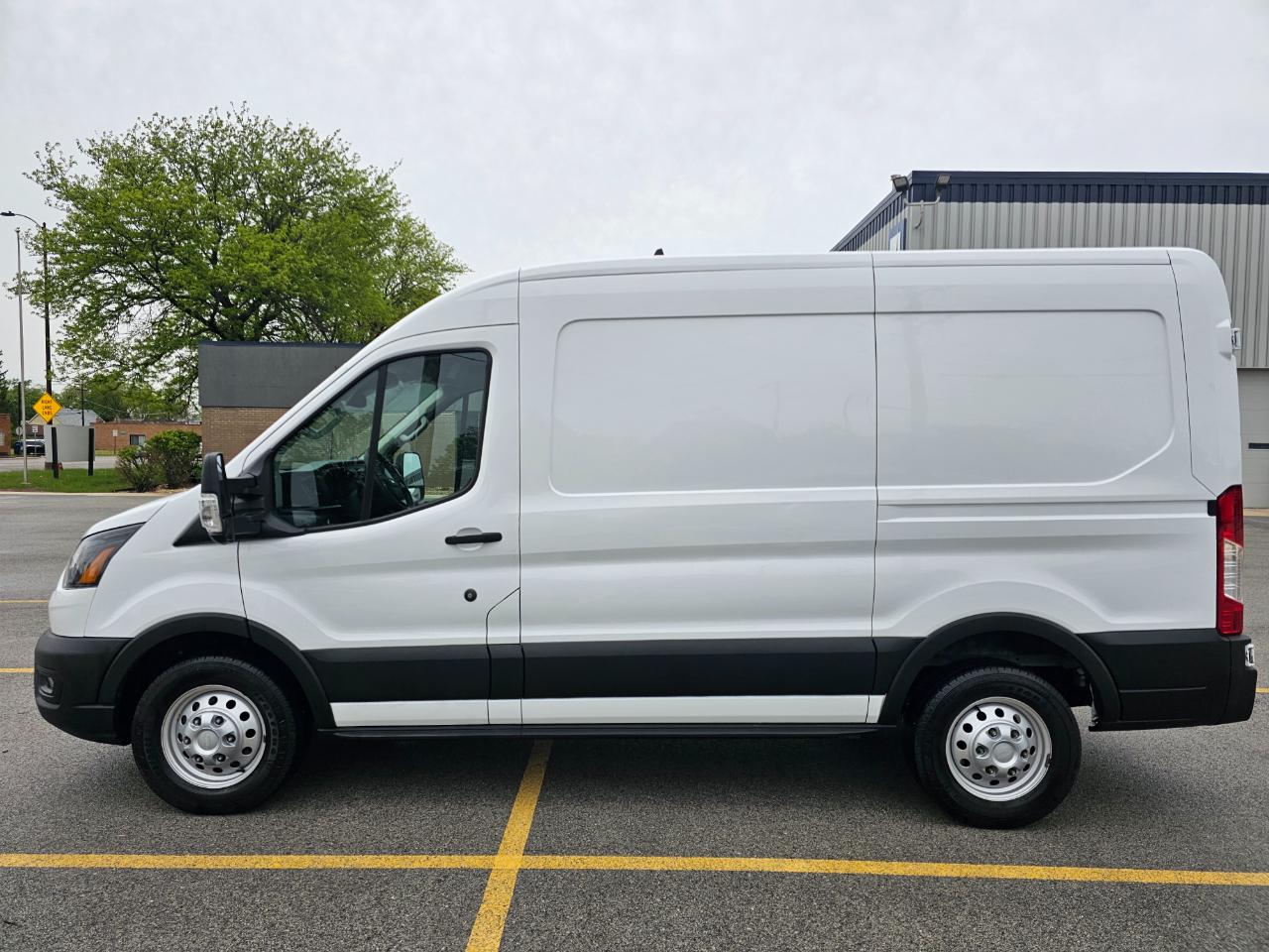 Ford Transit Cargo Van T-250 130" Med Rf 9070 GVWR AWD 2023