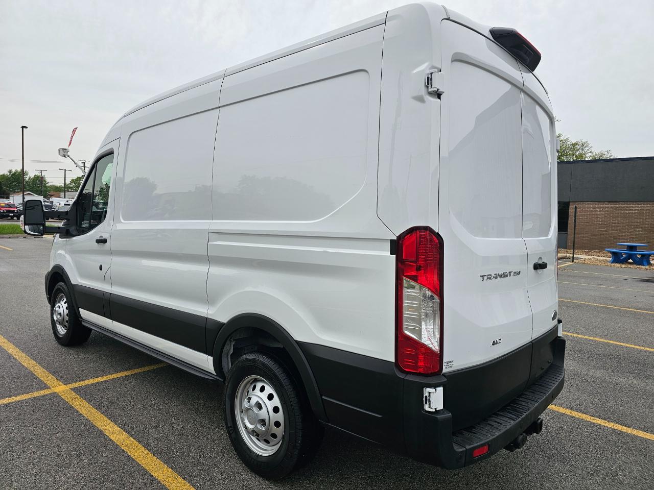 Ford Transit Cargo Van T-250 130" Med Rf 9070 GVWR AWD 2023