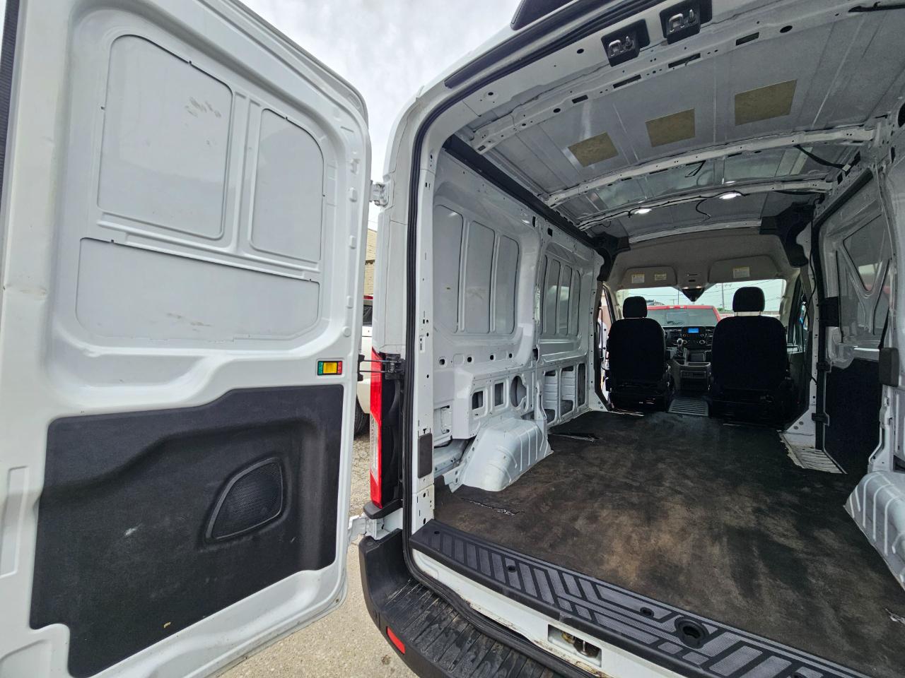Ford Transit Cargo Van T-250 130" Med Rf 9070 GVWR AWD 2023