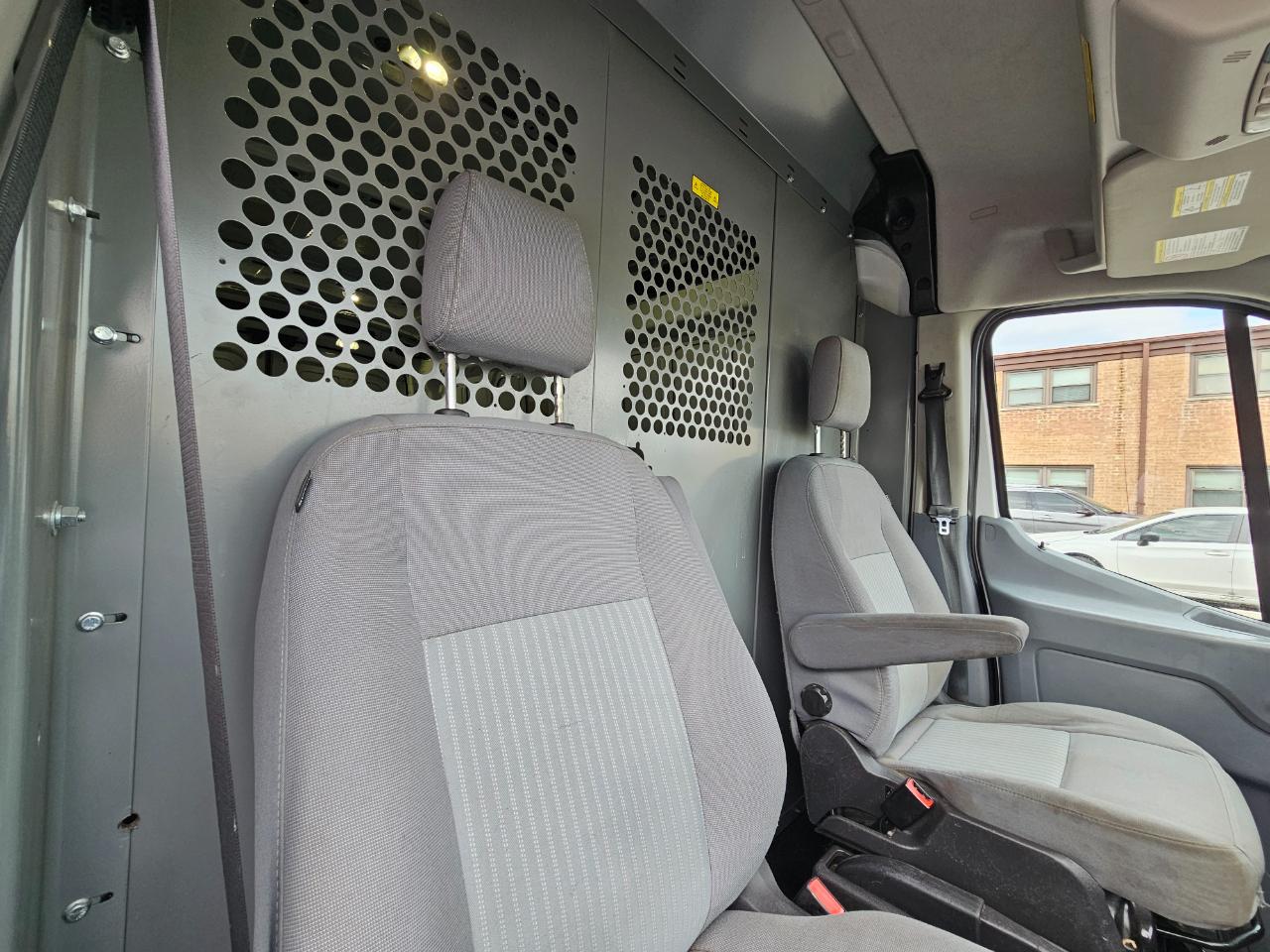 Ford Transit Van T-250 148" Med Rf 9000 GVWR Sliding RH Dr 2017