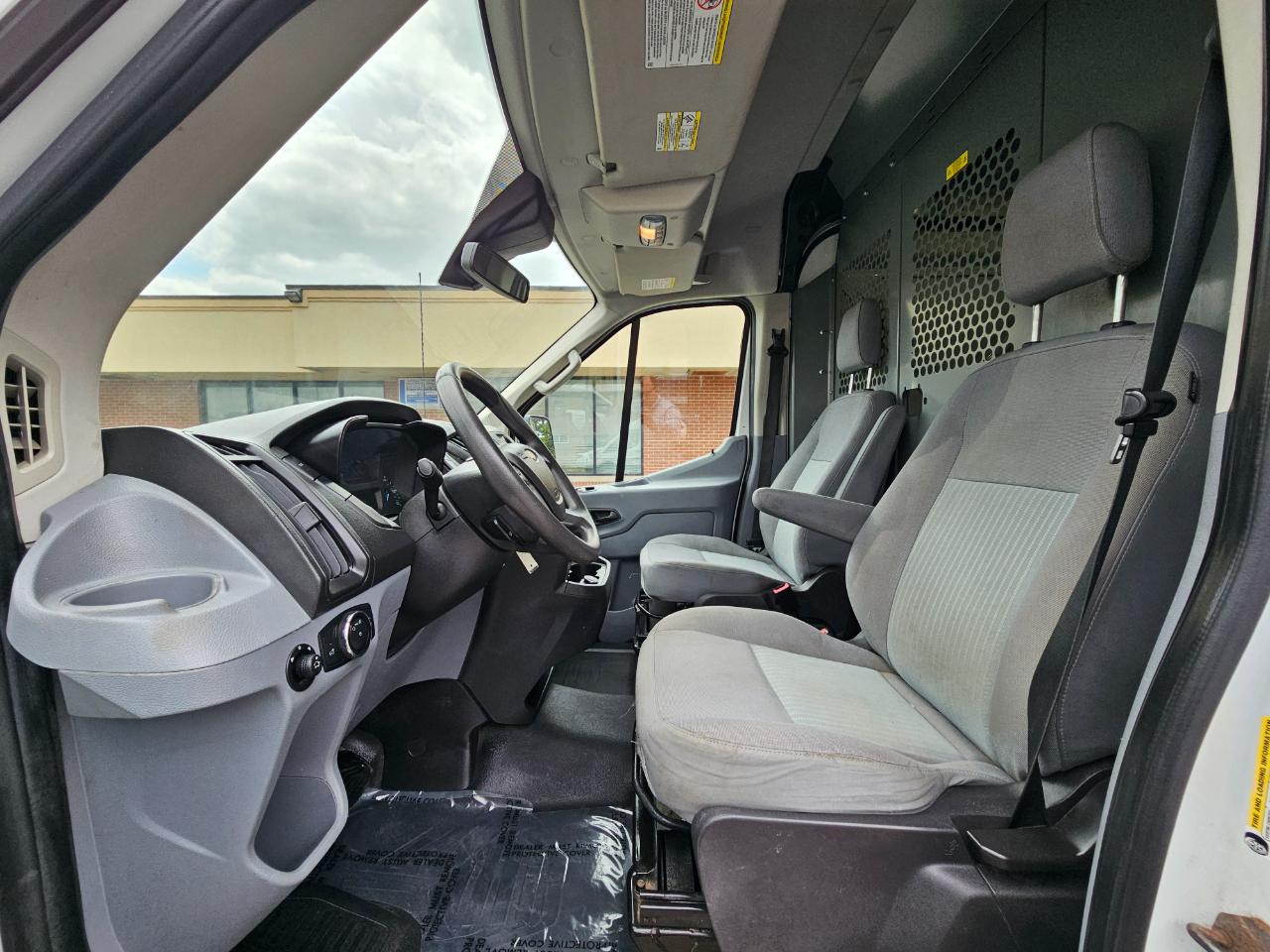 Ford Transit Van T-250 148" Med Rf 9000 GVWR Sliding RH Dr 2017