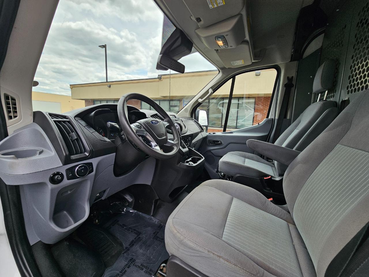 Ford Transit Van T-250 148" Med Rf 9000 GVWR Sliding RH Dr 2017