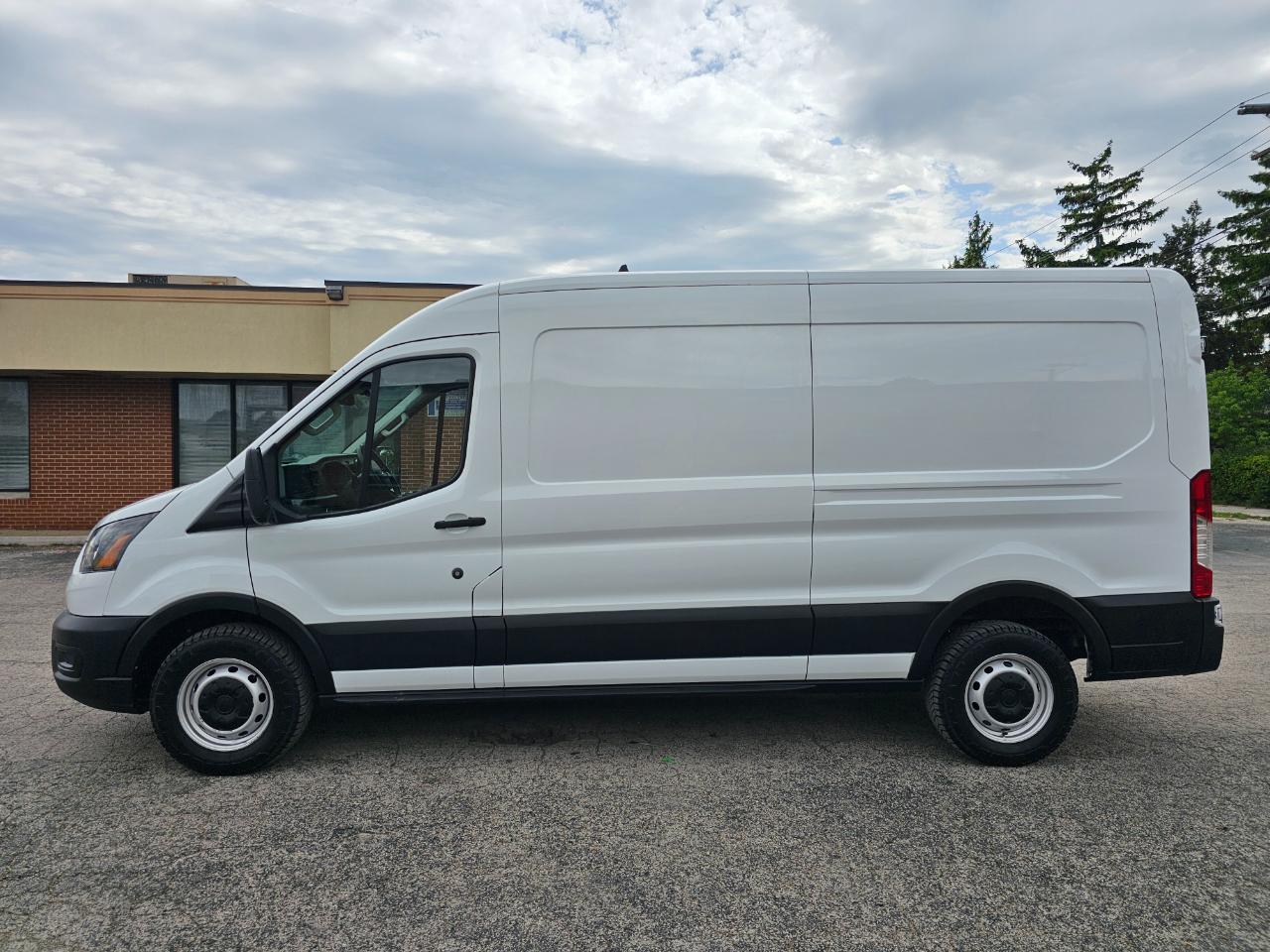 Ford Transit Cargo Van T-250 148" Med Rf 9150 GVWR RWD 2021