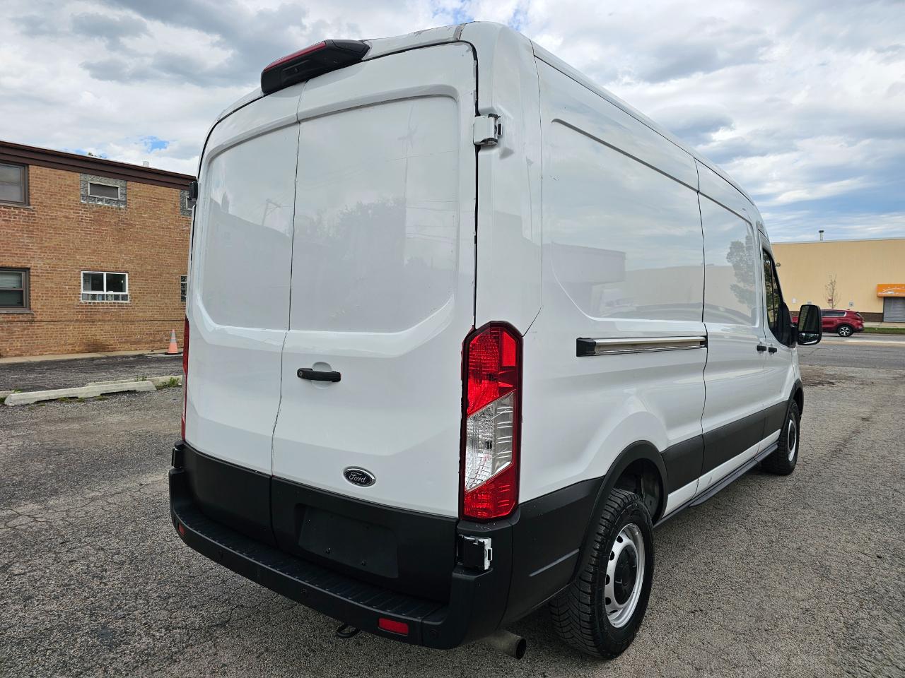 Ford Transit Cargo Van T-250 148" Med Rf 9150 GVWR RWD 2021