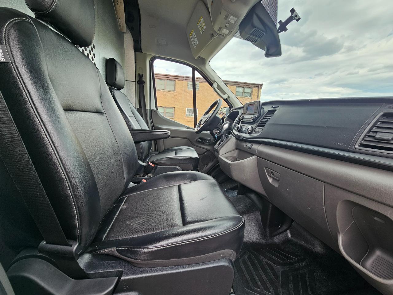 Ford Transit Cargo Van T-250 148" Med Rf 9150 GVWR RWD 2021
