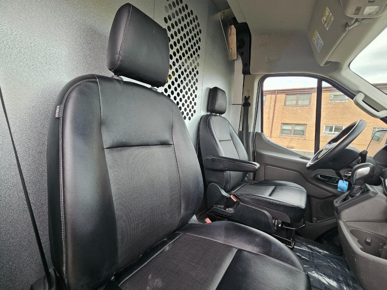 Ford Transit Cargo Van T-250 148" Med Rf 9150 GVWR RWD 2021