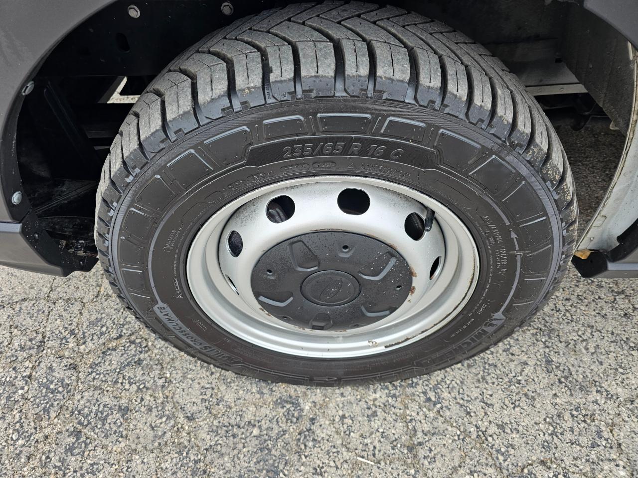 Ford Transit Cargo Van T-250 148" Med Rf 9150 GVWR RWD 2021