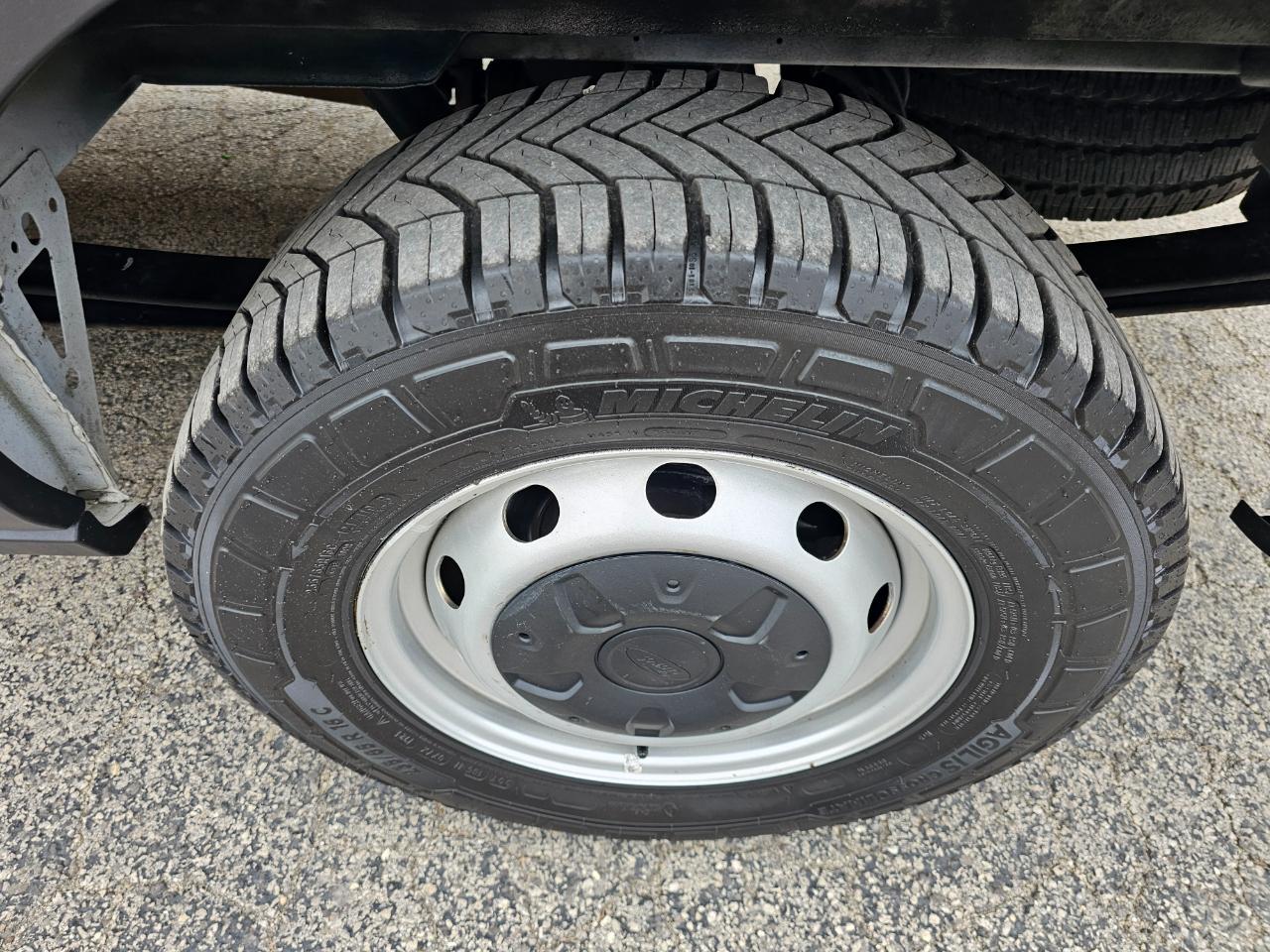 Ford Transit Cargo Van T-250 148" Med Rf 9150 GVWR RWD 2021