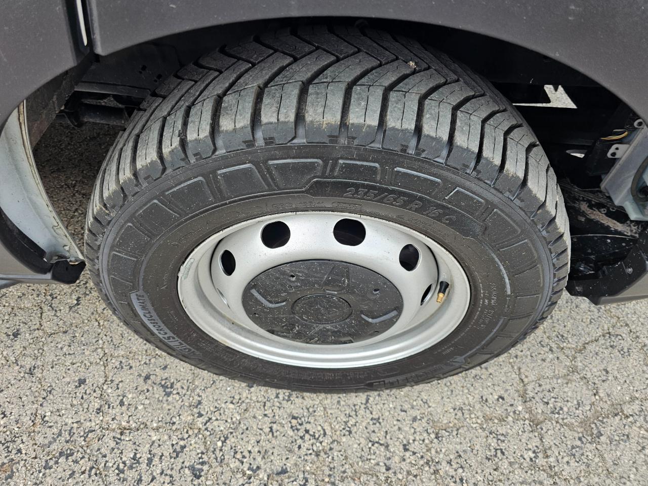 Ford Transit Cargo Van T-250 148" Med Rf 9150 GVWR RWD 2021