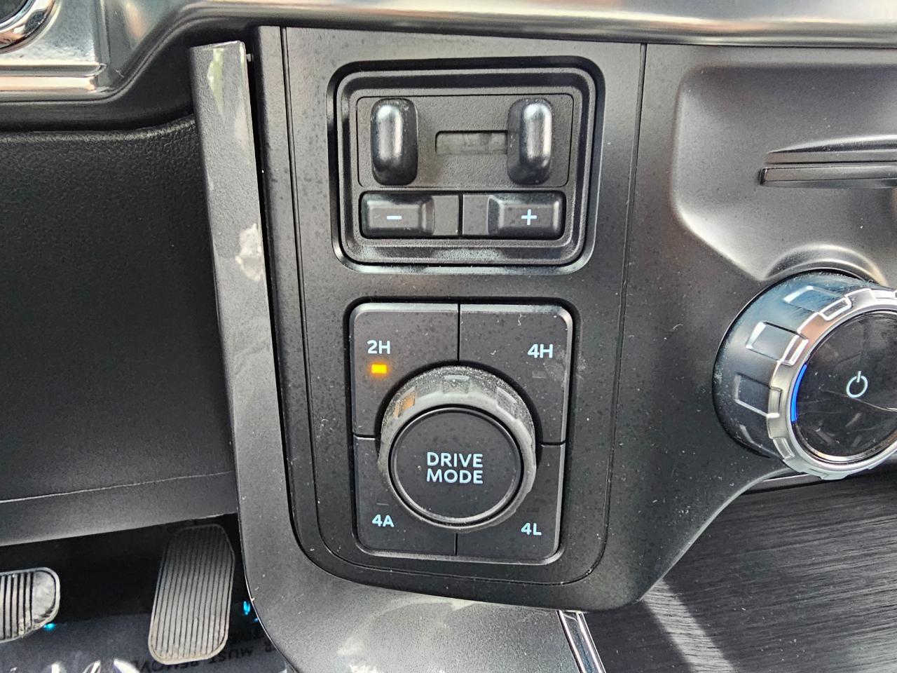 Ford F-150 Lariat 4WD SuperCrew 5.5' Box 2023