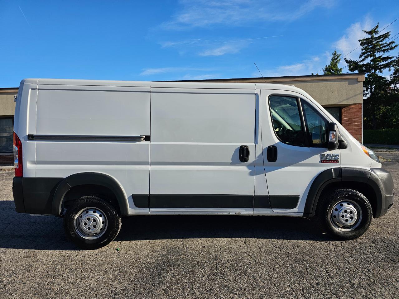 RAM ProMaster Cargo Van 1500 Low Roof 136" WB 2014