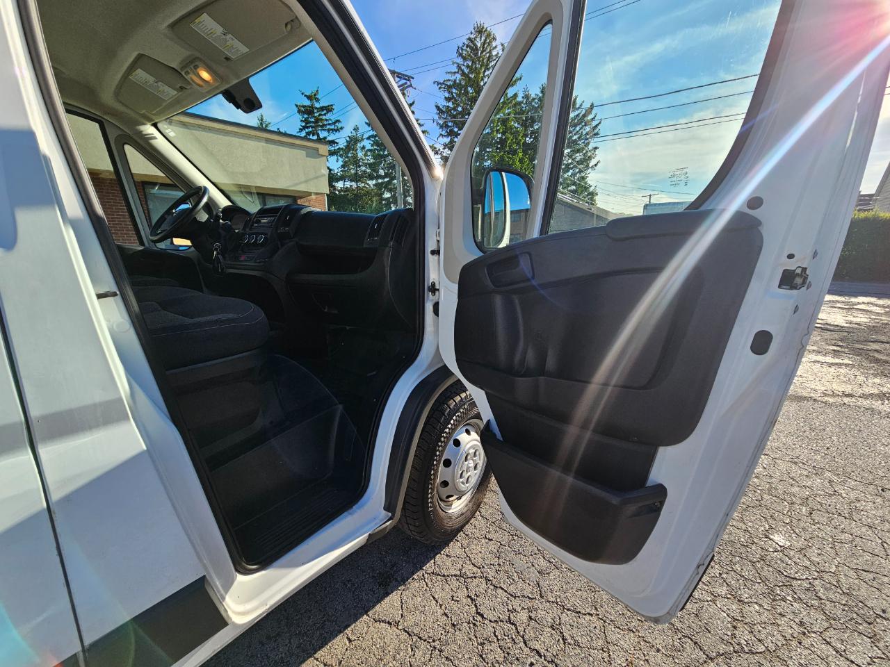 RAM ProMaster Cargo Van 1500 Low Roof 136" WB 2014