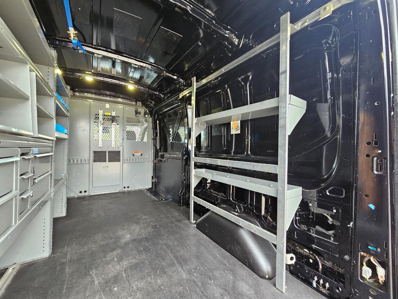 Ford Transit Van T-250 148" Med Rf 9000 GVWR Sliding RH Dr 2017