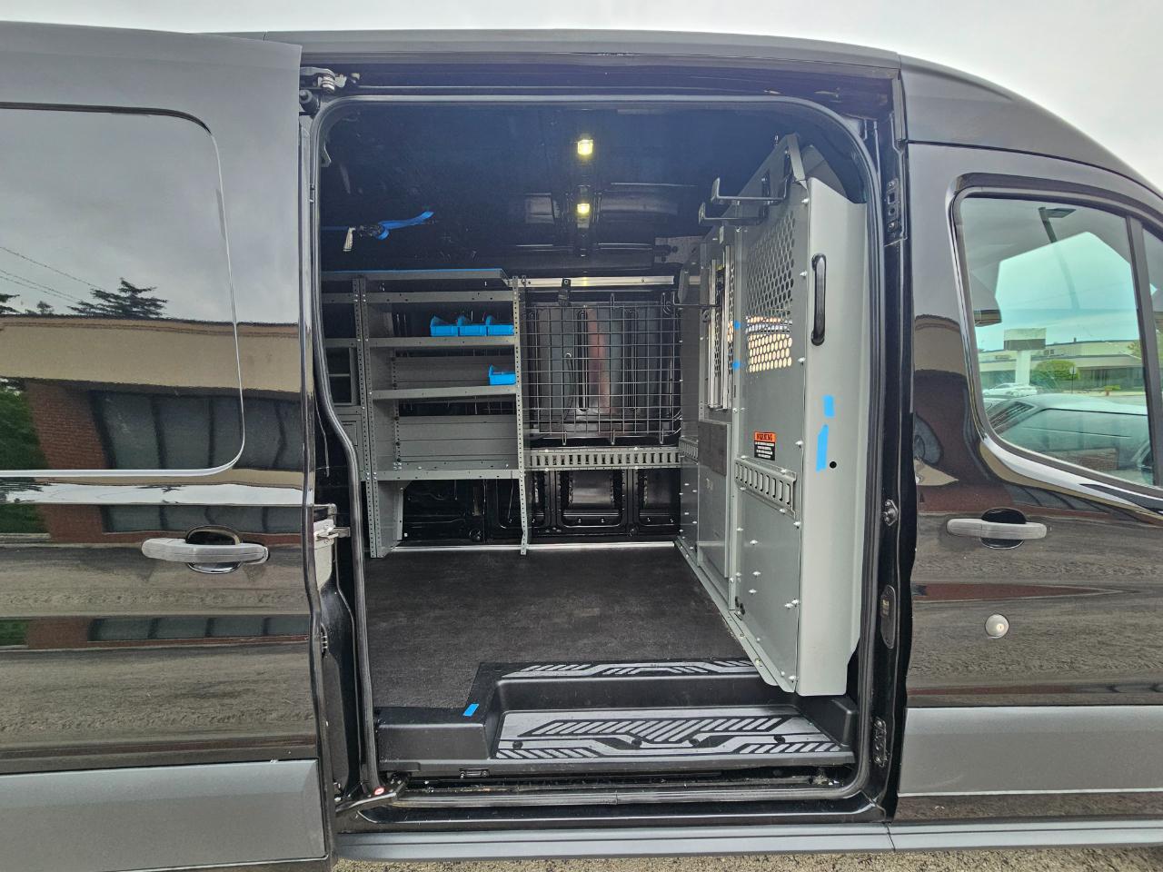 Ford Transit Van T-250 148" Med Rf 9000 GVWR Sliding RH Dr 2017