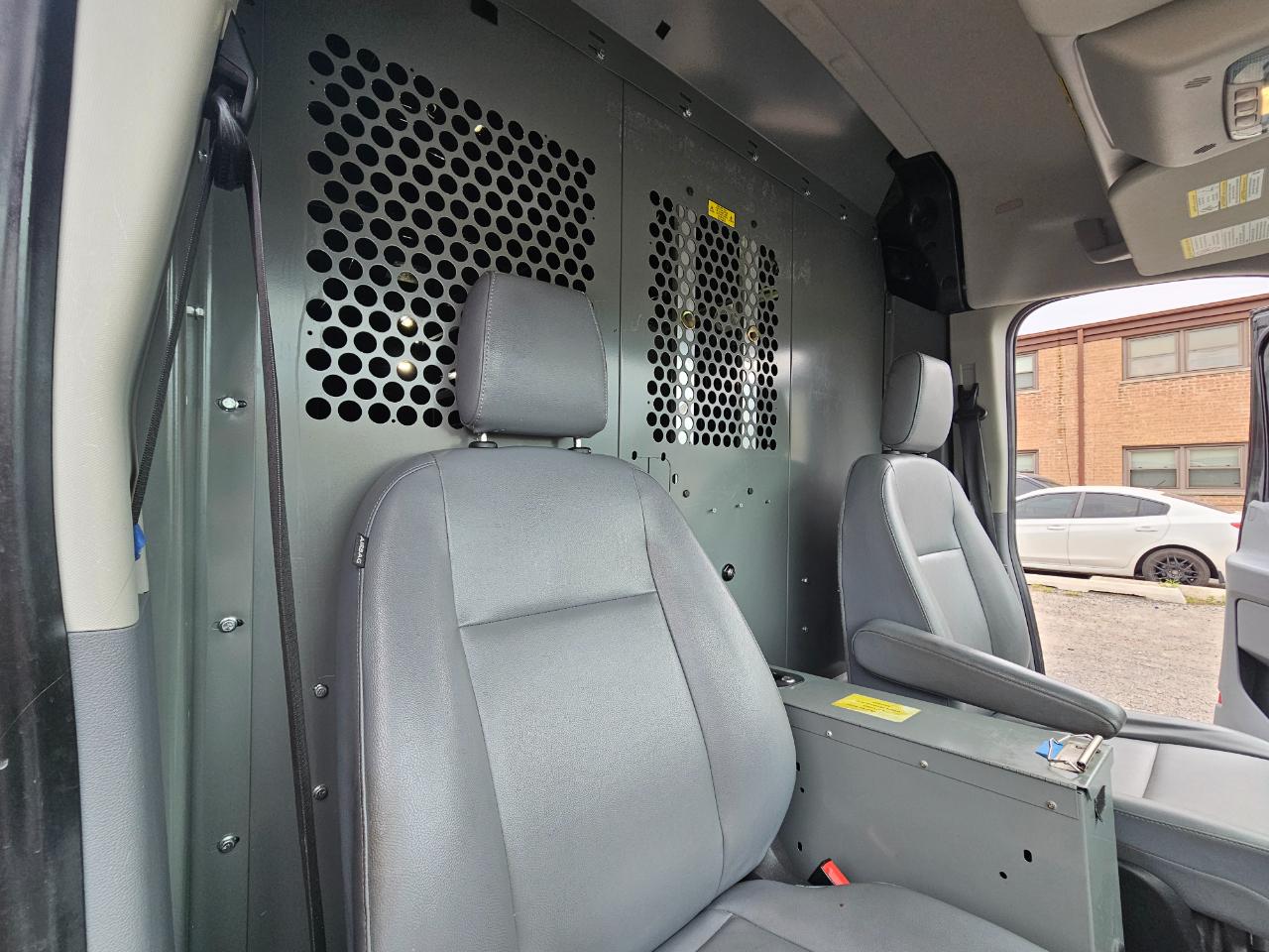 Ford Transit Van T-250 148" Med Rf 9000 GVWR Sliding RH Dr 2017
