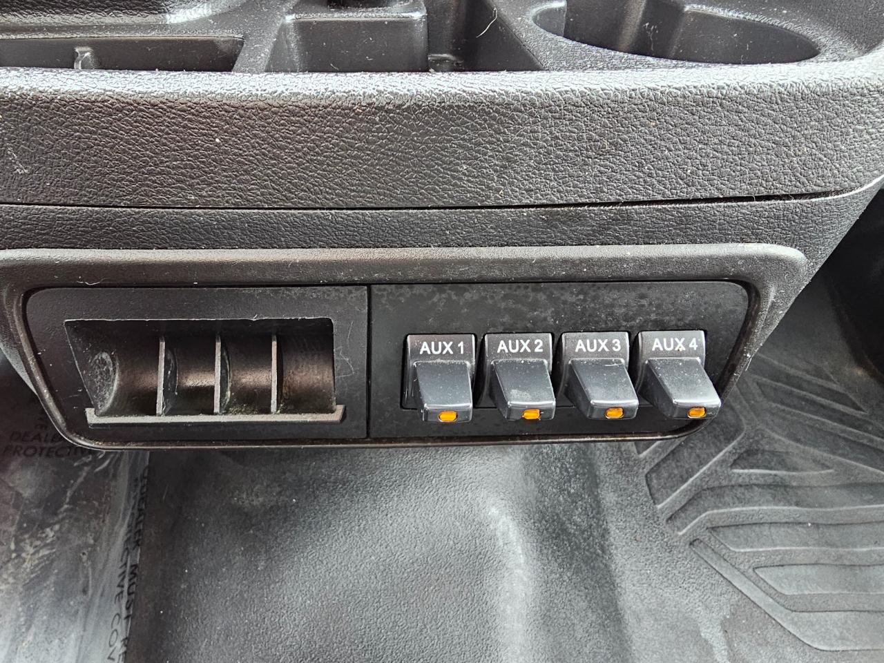 Ford Transit Van T-250 148" Med Rf 9000 GVWR Sliding RH Dr 2017