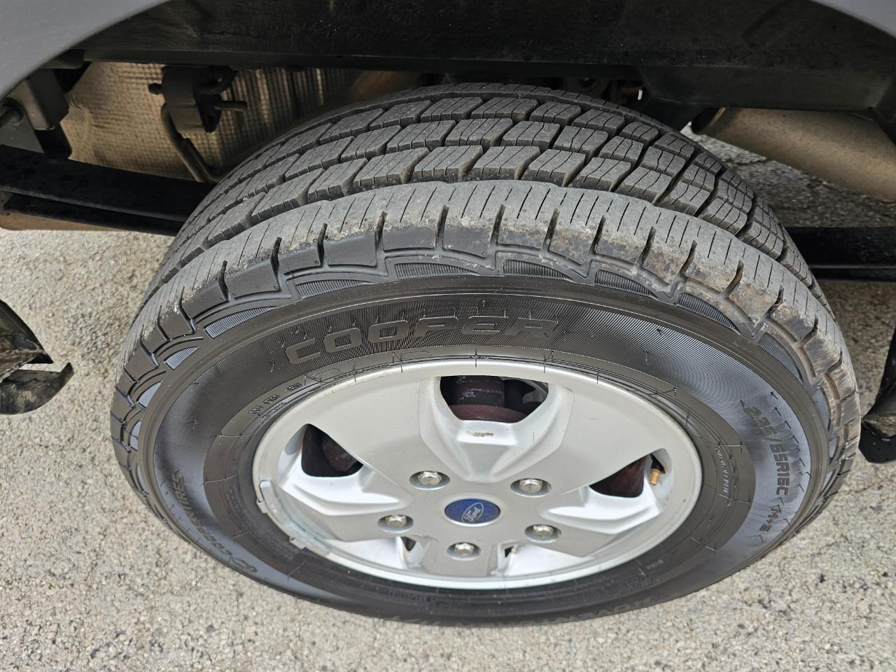 Ford Transit Van T-250 148" Med Rf 9000 GVWR Sliding RH Dr 2017
