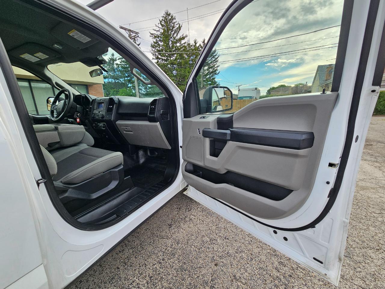 Ford F-150 XLT 2WD Reg Cab 8' Box 2019