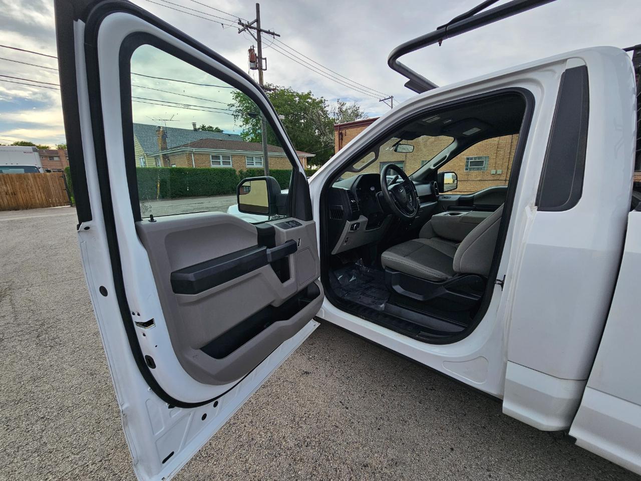 Ford F-150 XLT 2WD Reg Cab 8' Box 2019