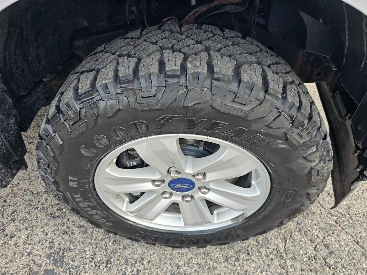 Ford F-150 XLT 2WD Reg Cab 8' Box 2019