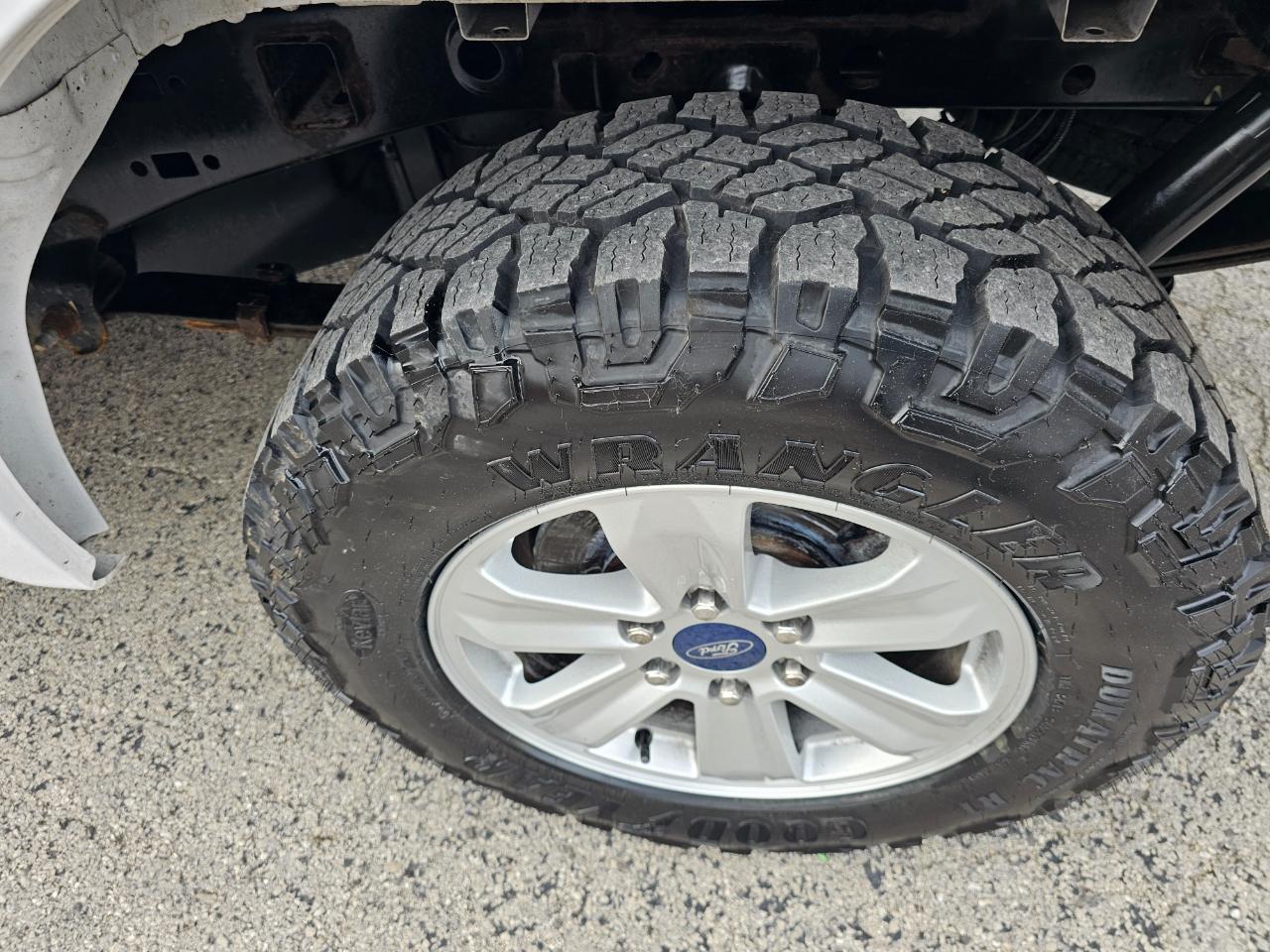 Ford F-150 XLT 2WD Reg Cab 8' Box 2019