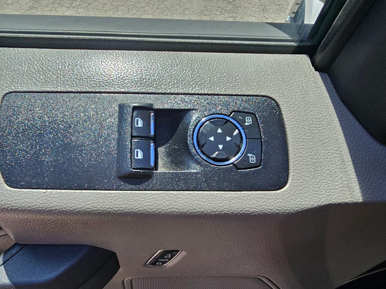Ford F-150 XLT 2WD Reg Cab 8' Box 2019