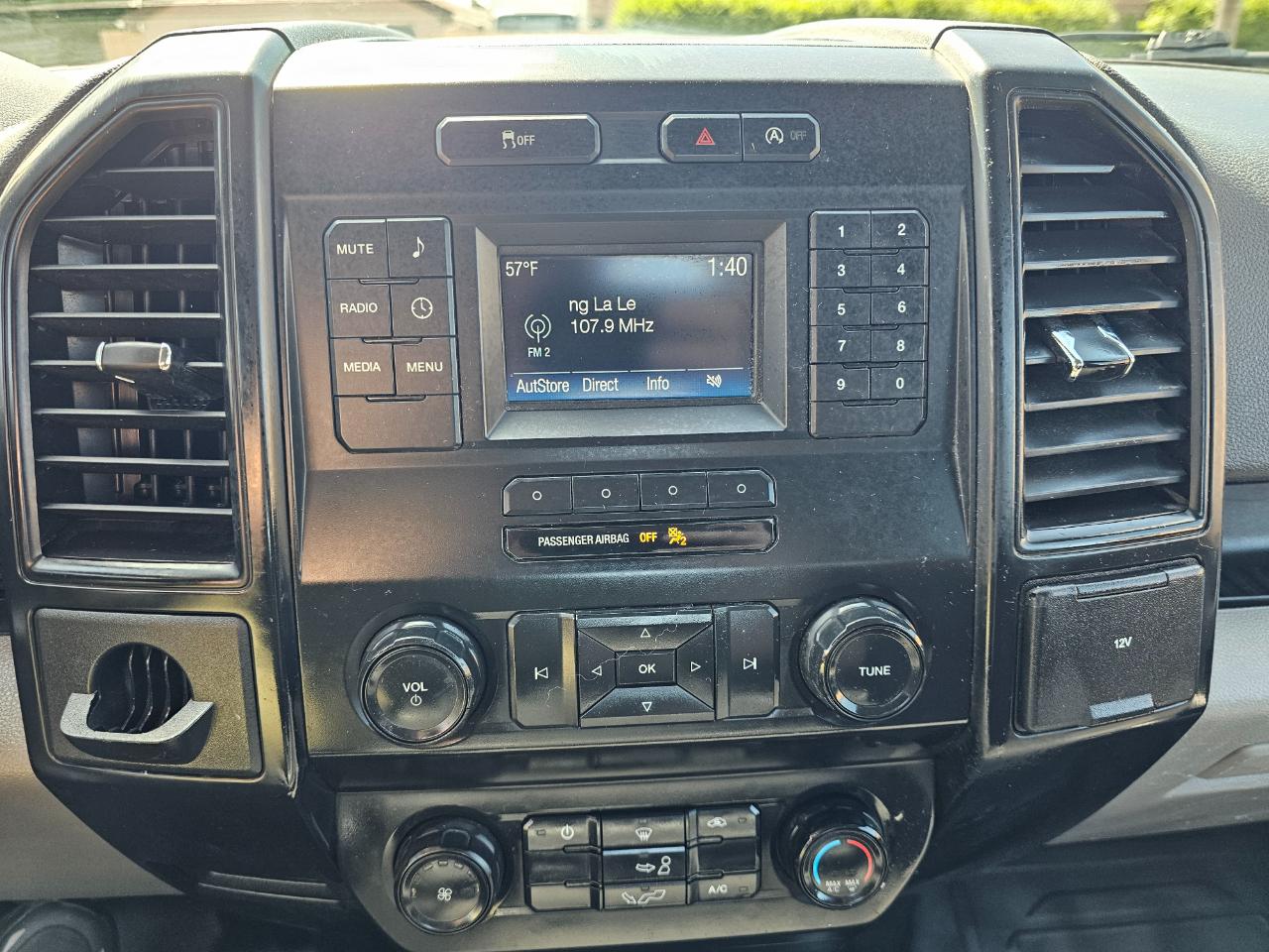 Ford F-150 XLT 2WD Reg Cab 8' Box 2019