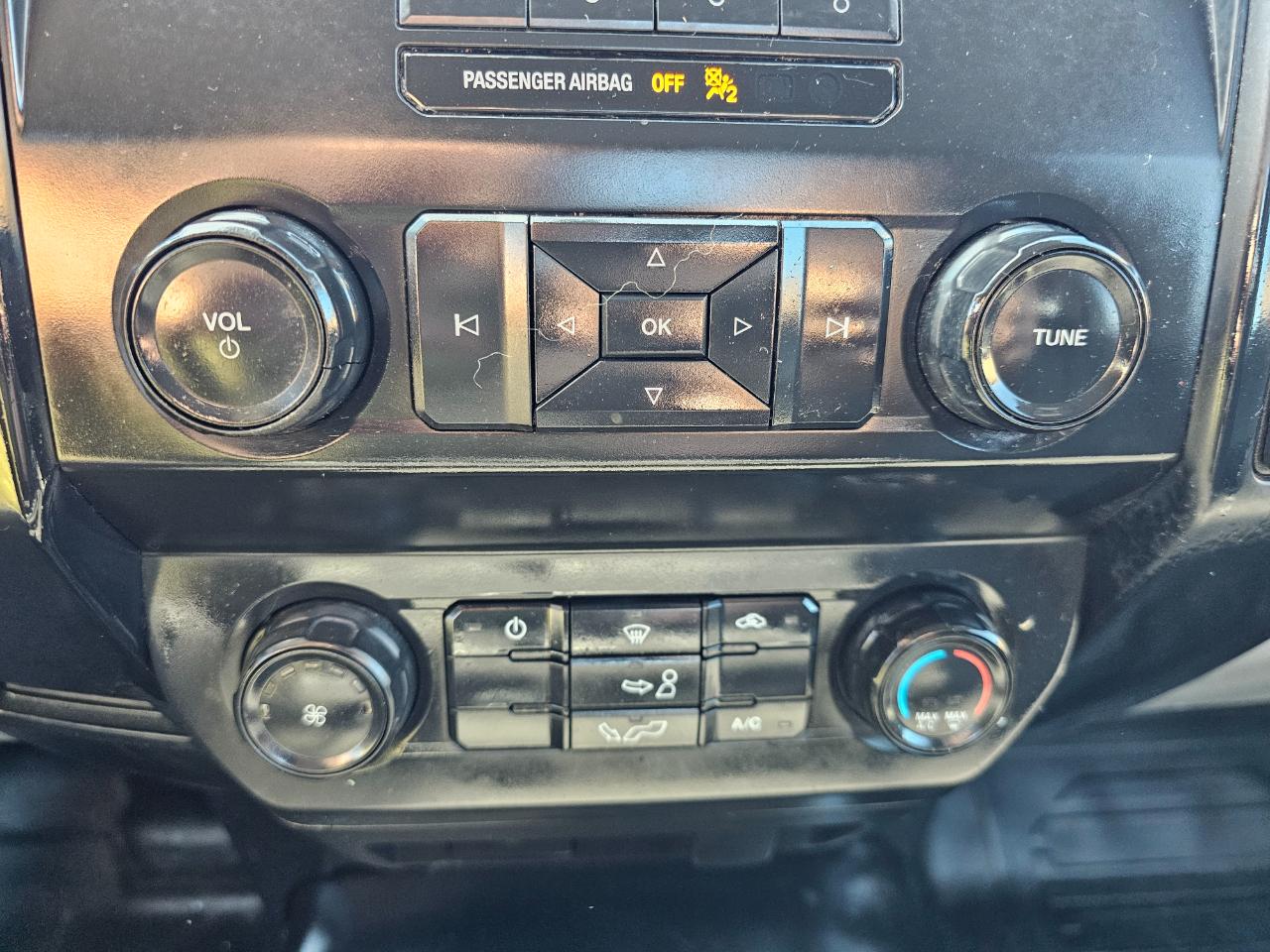 Ford F-150 XLT 2WD Reg Cab 8' Box 2019