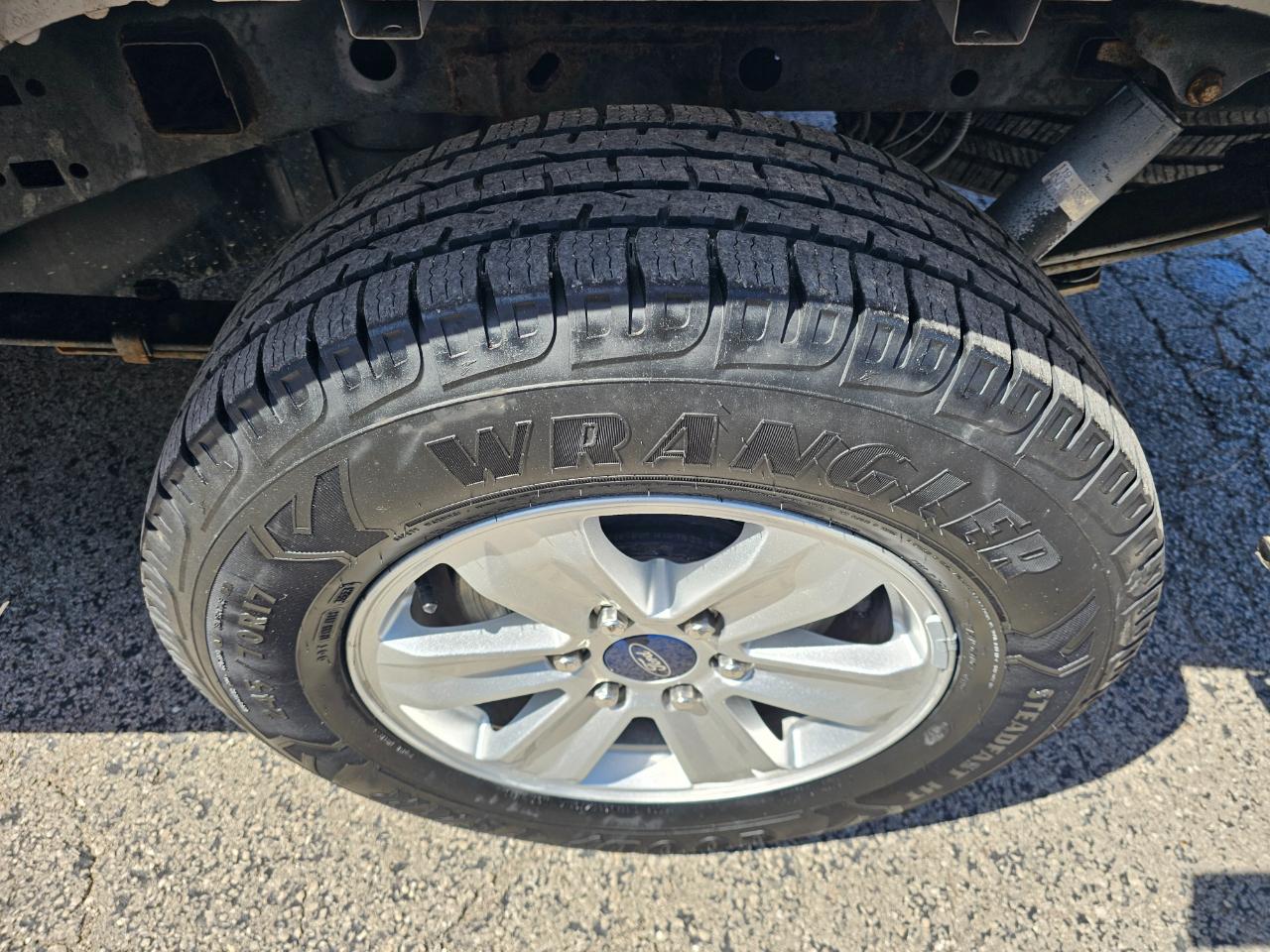 Ford F-150 XLT 2WD Reg Cab 8' Box 2019