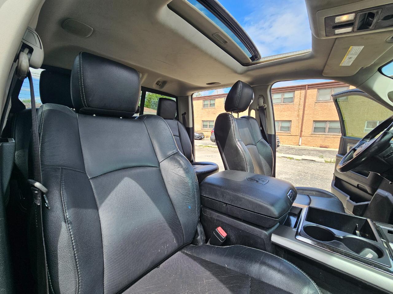 RAM 1500 4WD Crew Cab 140.5" Sport 2015