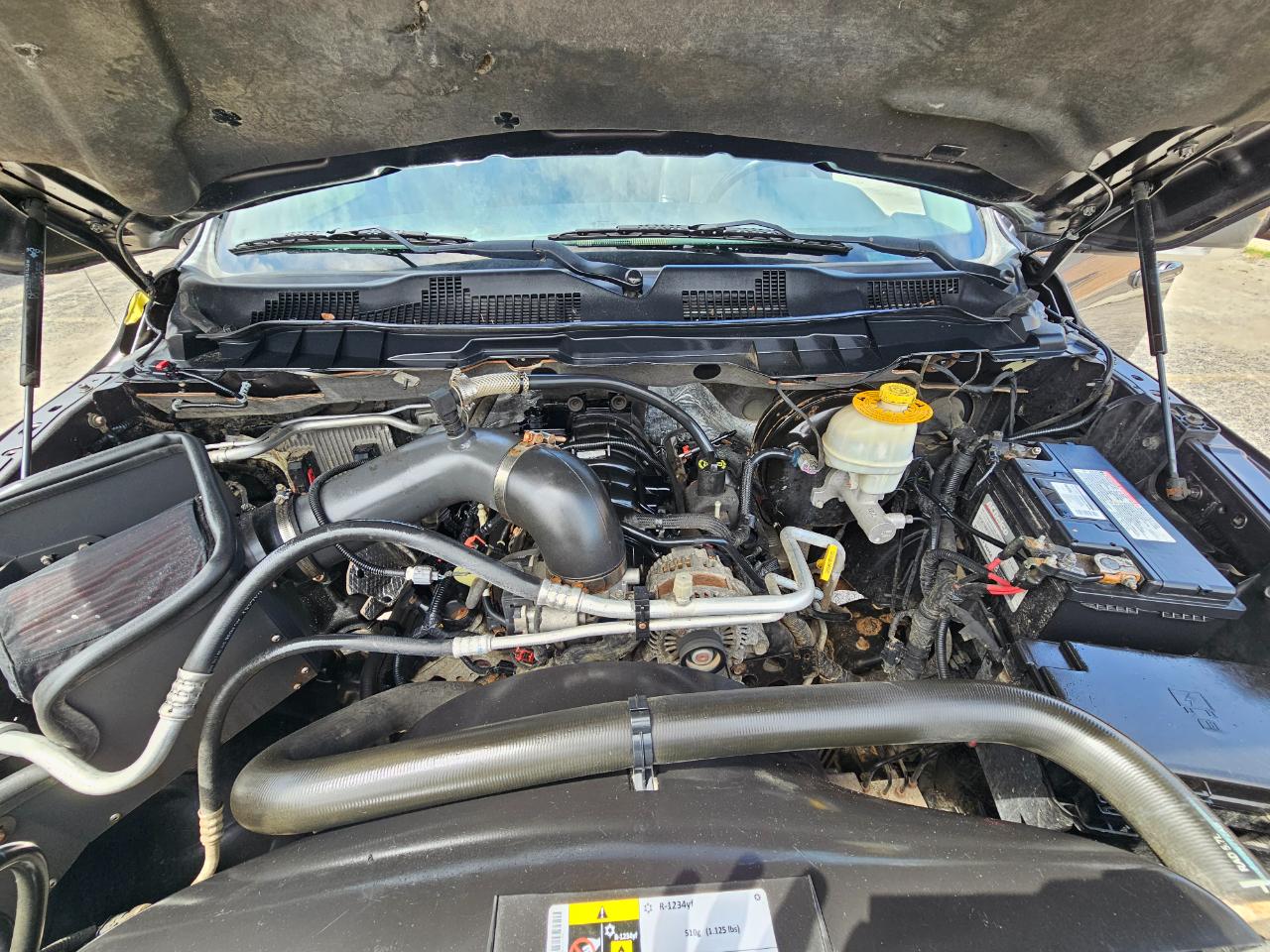 RAM 1500 4WD Crew Cab 140.5" Sport 2015