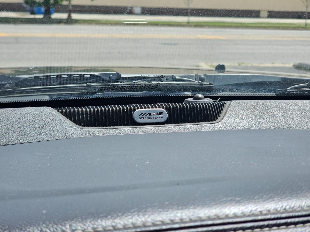 RAM 1500 4WD Crew Cab 140.5" Sport 2015