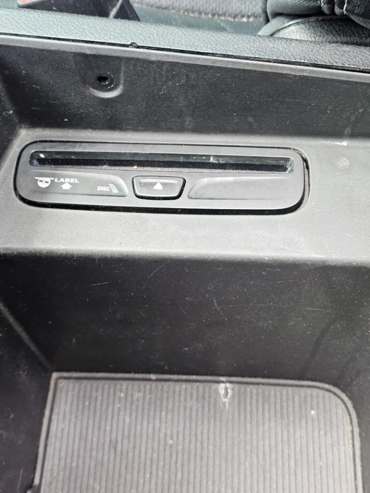 RAM 1500 4WD Crew Cab 140.5" Sport 2015