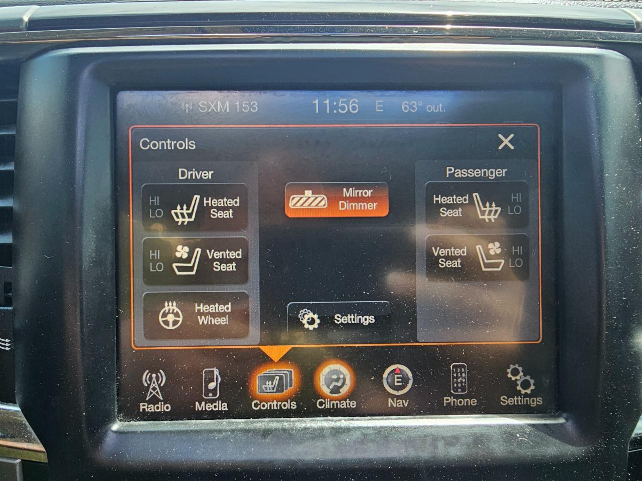 RAM 1500 4WD Crew Cab 140.5" Sport 2015