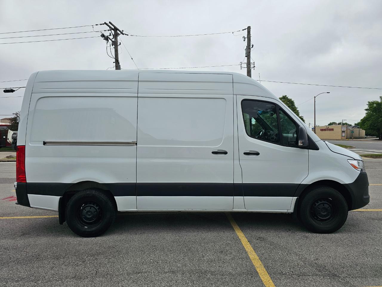 Mercedes-Benz Sprinter Cargo Van 2500 Standard Roof I4 Diesel 144" RWD 2025