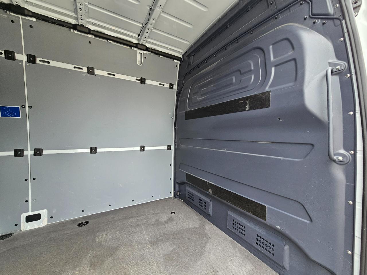Mercedes-Benz Sprinter Cargo Van 2500 Standard Roof I4 Diesel 144" RWD 2025