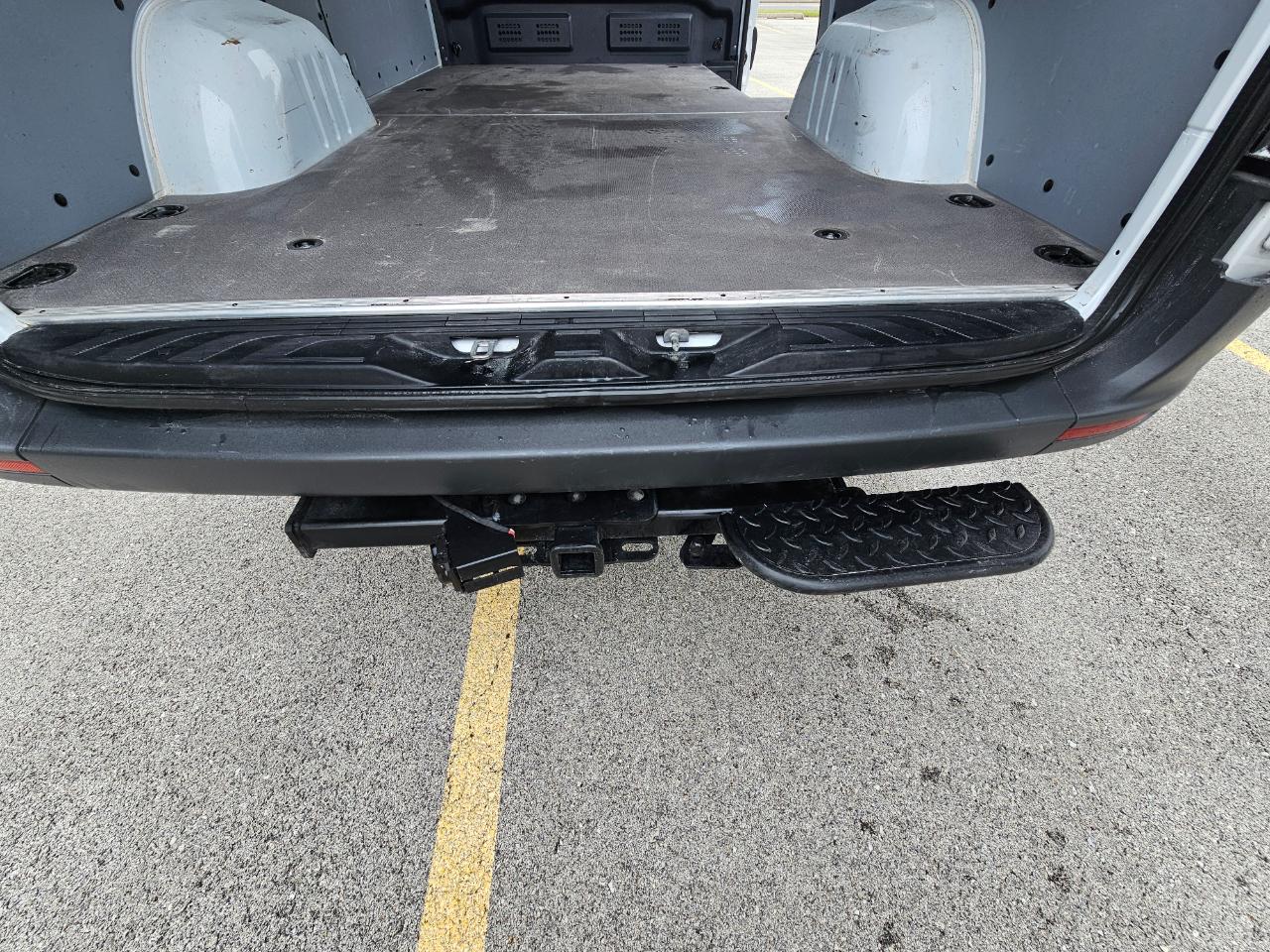 Mercedes-Benz Sprinter Cargo Van 2500 Standard Roof I4 Diesel 144" RWD 2025
