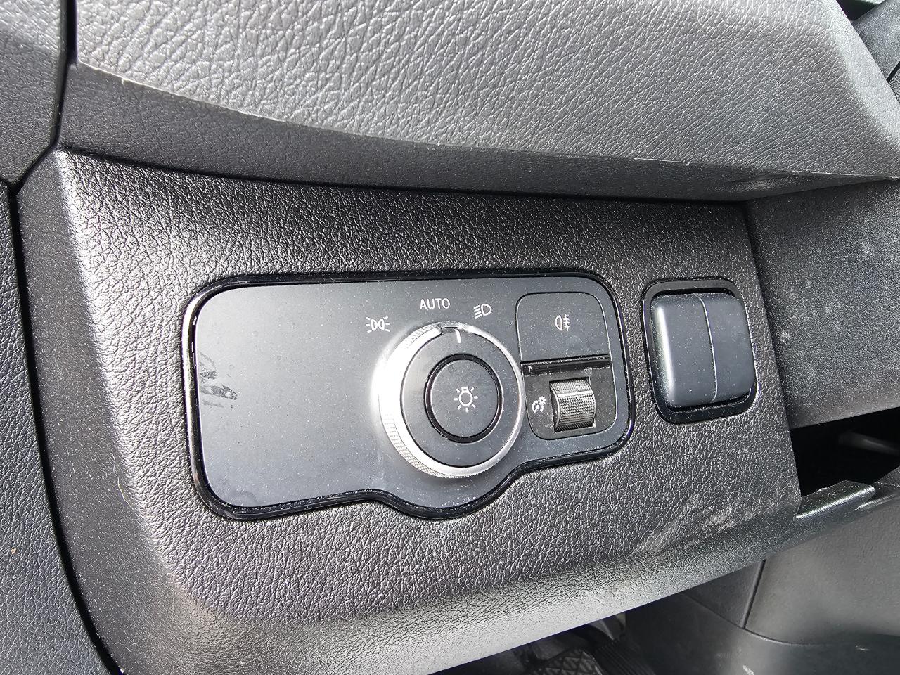 Mercedes-Benz Sprinter Cargo Van 2500 Standard Roof I4 Diesel 144" RWD 2025