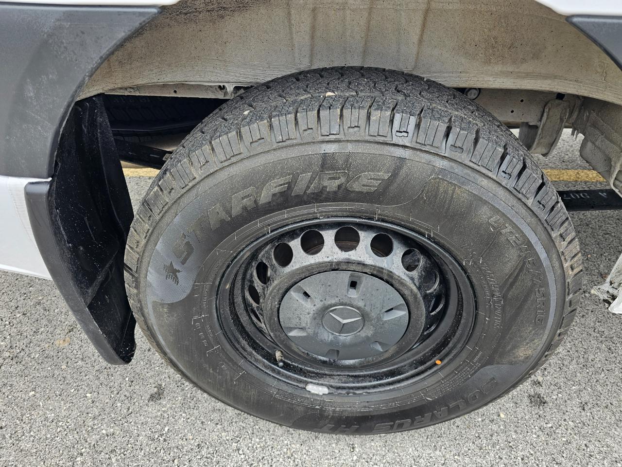 Mercedes-Benz Sprinter Cargo Van 2500 Standard Roof I4 Diesel 144" RWD 2025