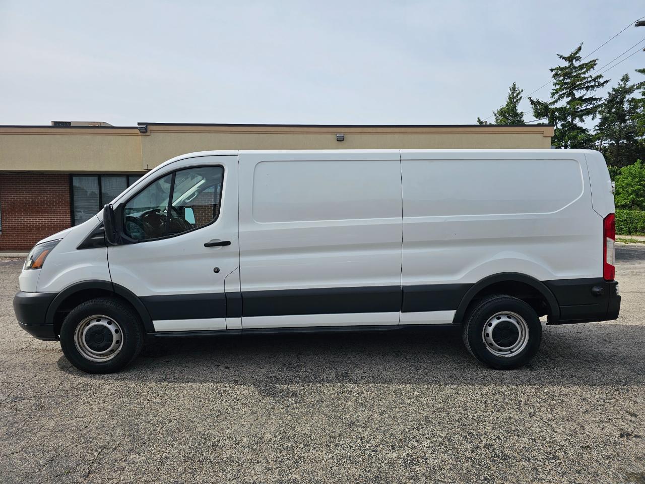 Ford Transit Cargo Van T-250 148" Low Rf 9000 GVWR Sliding RH Dr 2017