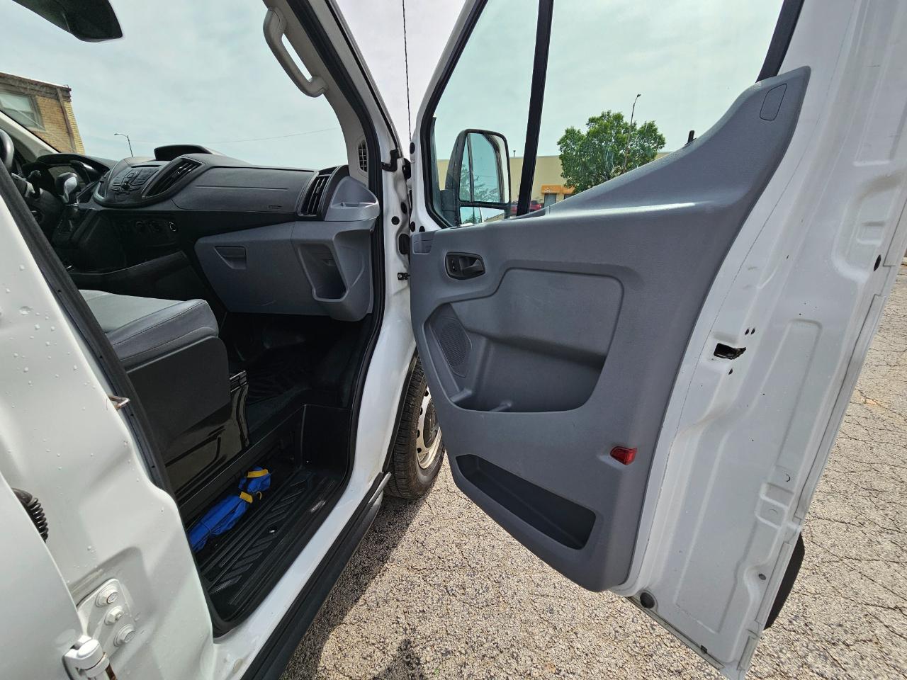 Ford Transit Cargo Van T-250 148" Low Rf 9000 GVWR Sliding RH Dr 2017