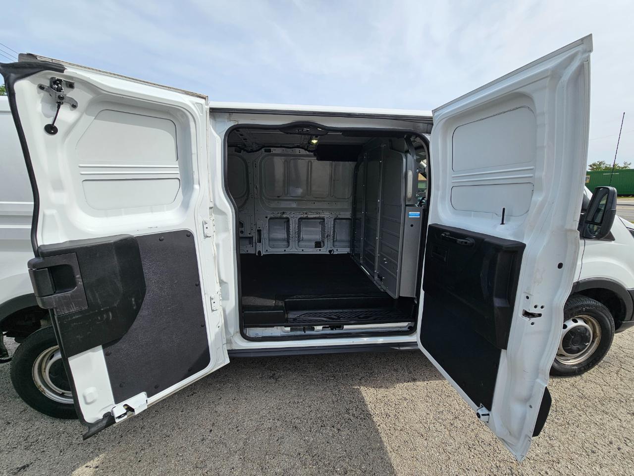 Ford Transit Cargo Van T-250 148" Low Rf 9000 GVWR Sliding RH Dr 2017