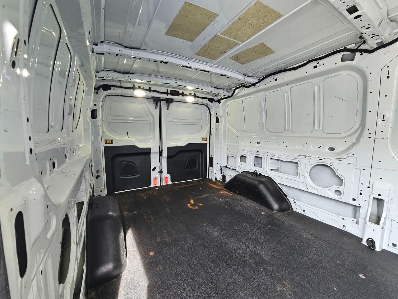 Ford Transit Cargo Van T-250 148" Low Rf 9000 GVWR Sliding RH Dr 2017