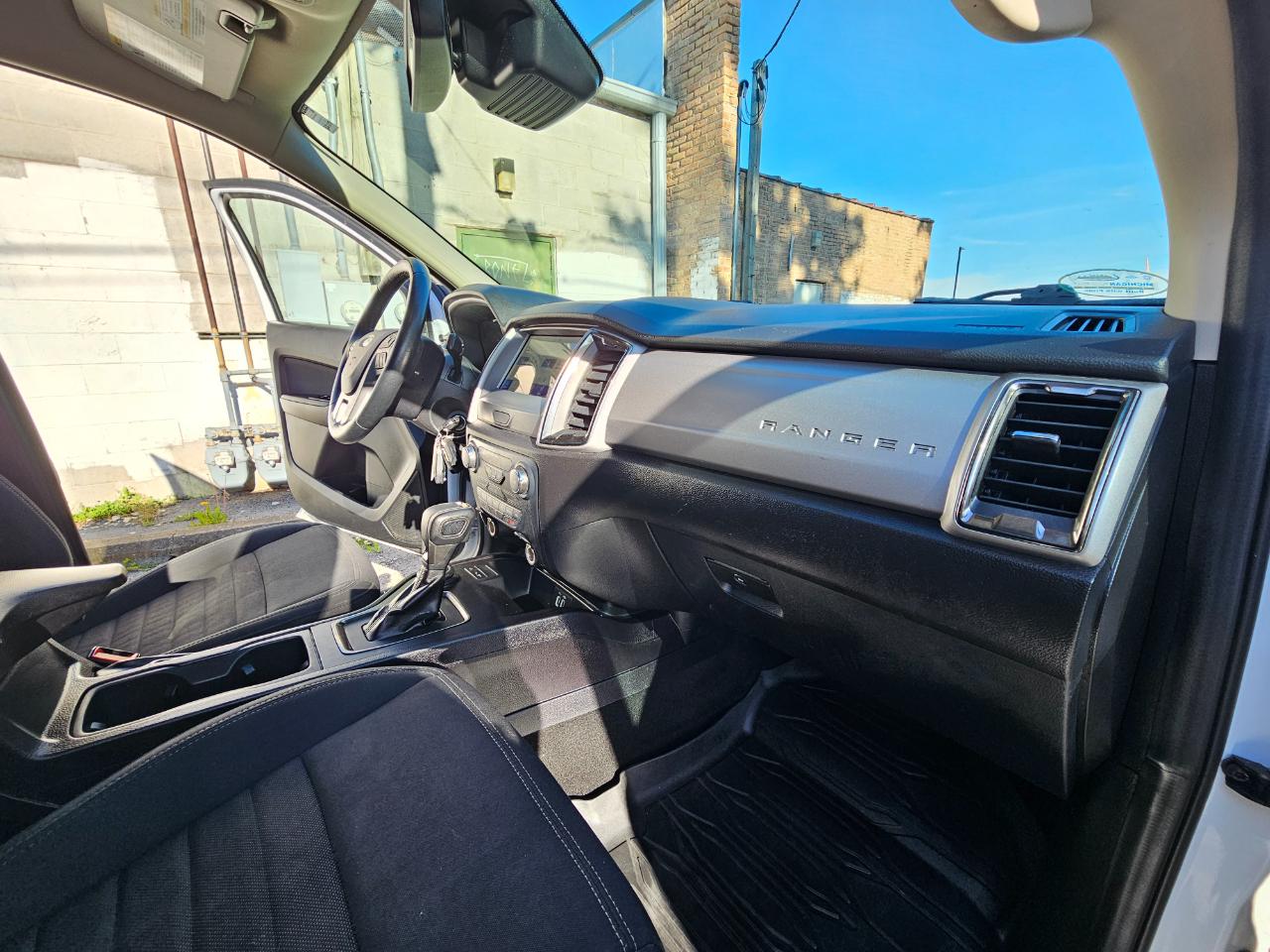 Ford Ranger LARIAT 4WD SuperCrew 5' Box 2023
