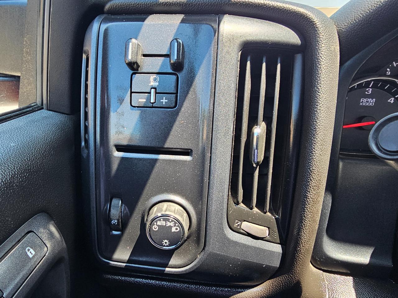 GMC Sierra 2500HD 2WD Reg Cab 133.6" 2018