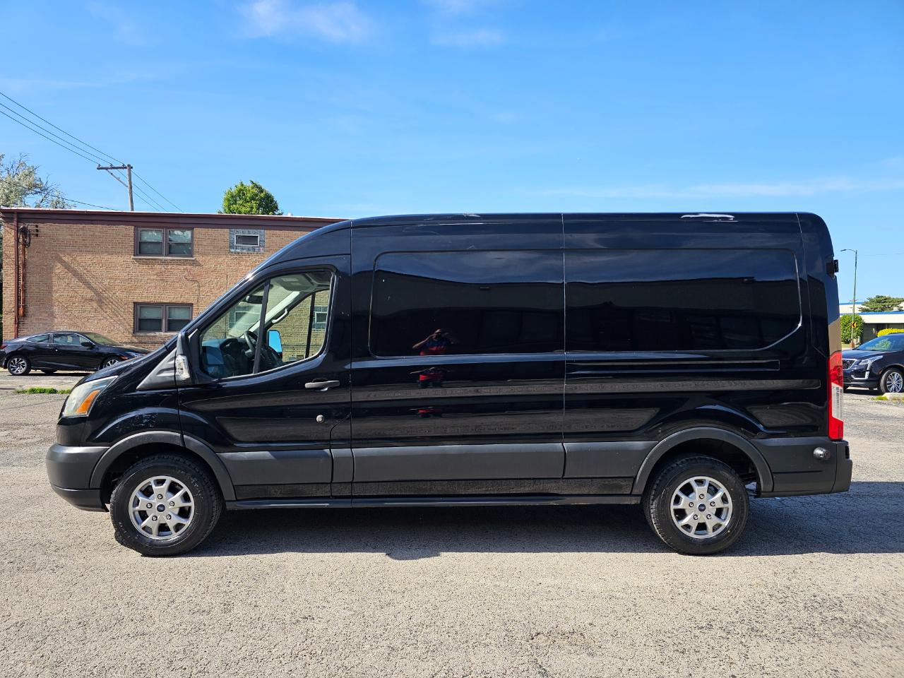 Ford Transit Cargo Van T-250 148" Med Rf 9000 GVWR Sliding RH Dr 2016