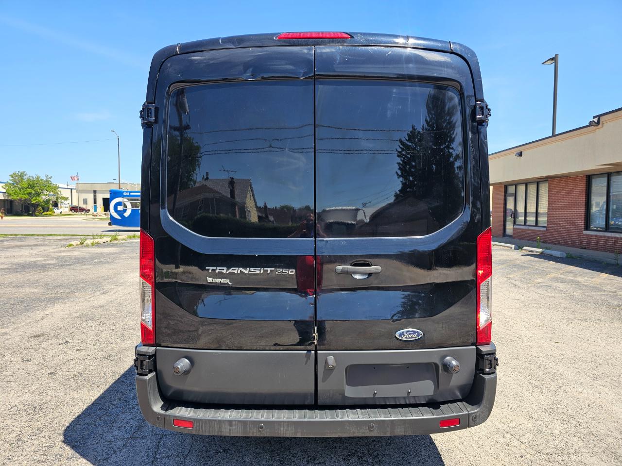 Ford Transit Van T-250 148" Med Rf 9000 GVWR Sliding RH Dr 2017