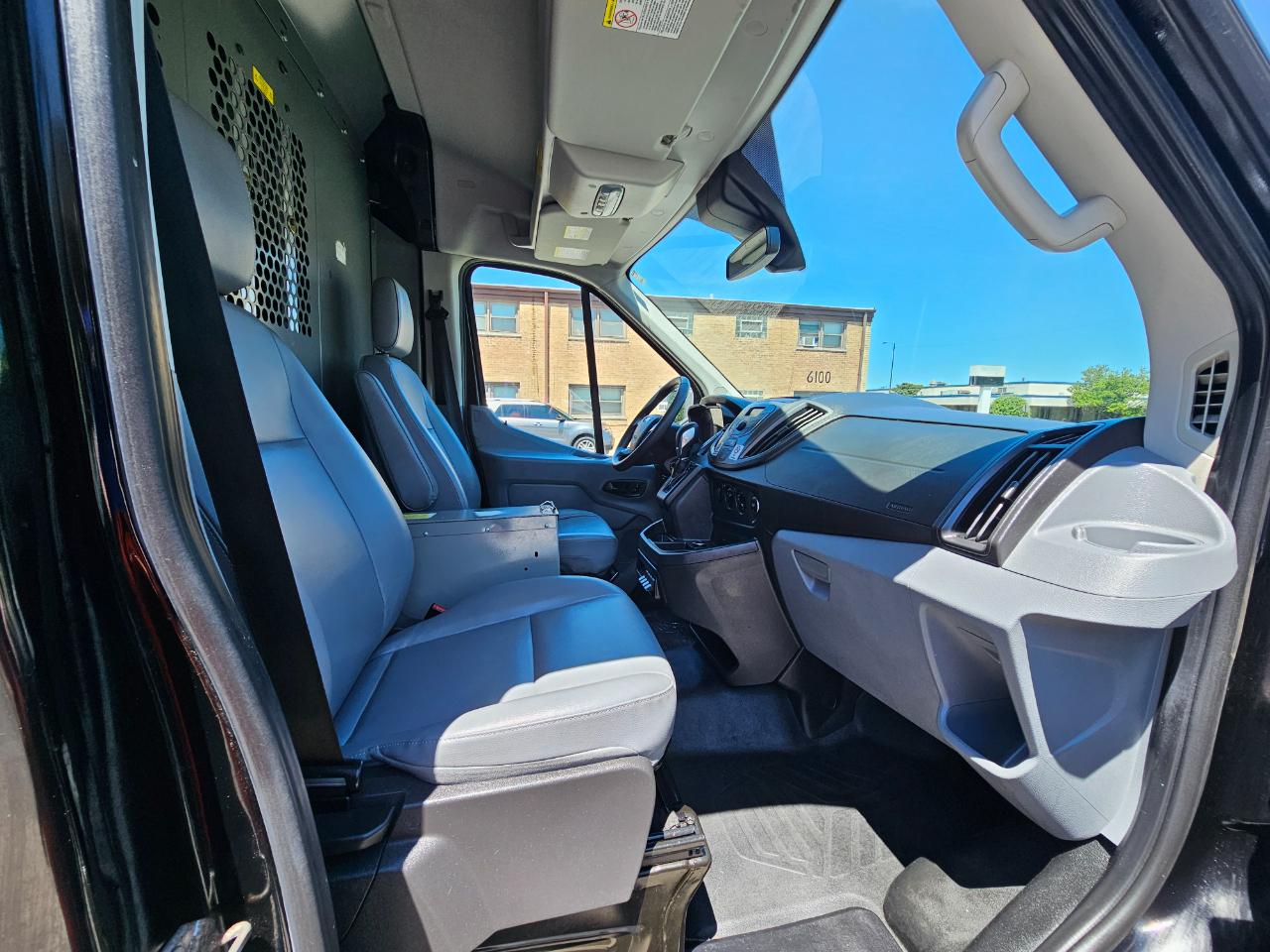Ford Transit Van T-250 148" Med Rf 9000 GVWR Sliding RH Dr 2017