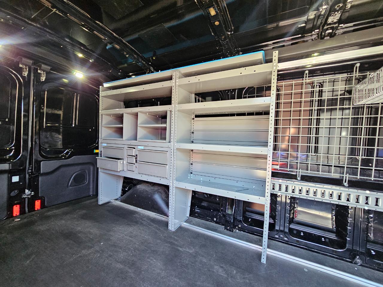 Ford Transit Van T-250 148" Med Rf 9000 GVWR Sliding RH Dr 2017