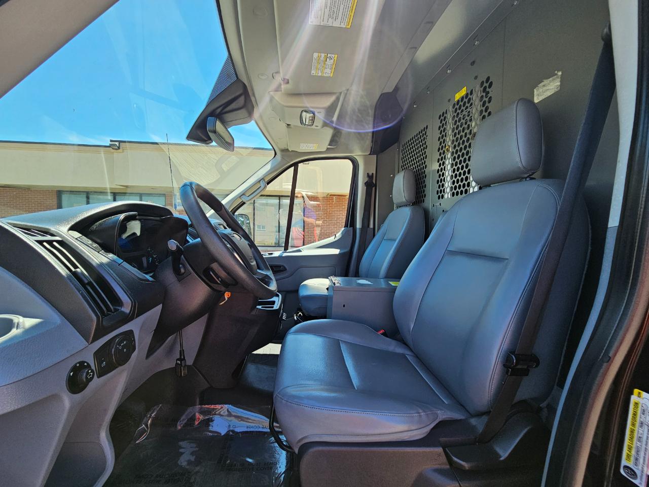 Ford Transit Van T-250 148" Med Rf 9000 GVWR Sliding RH Dr 2017